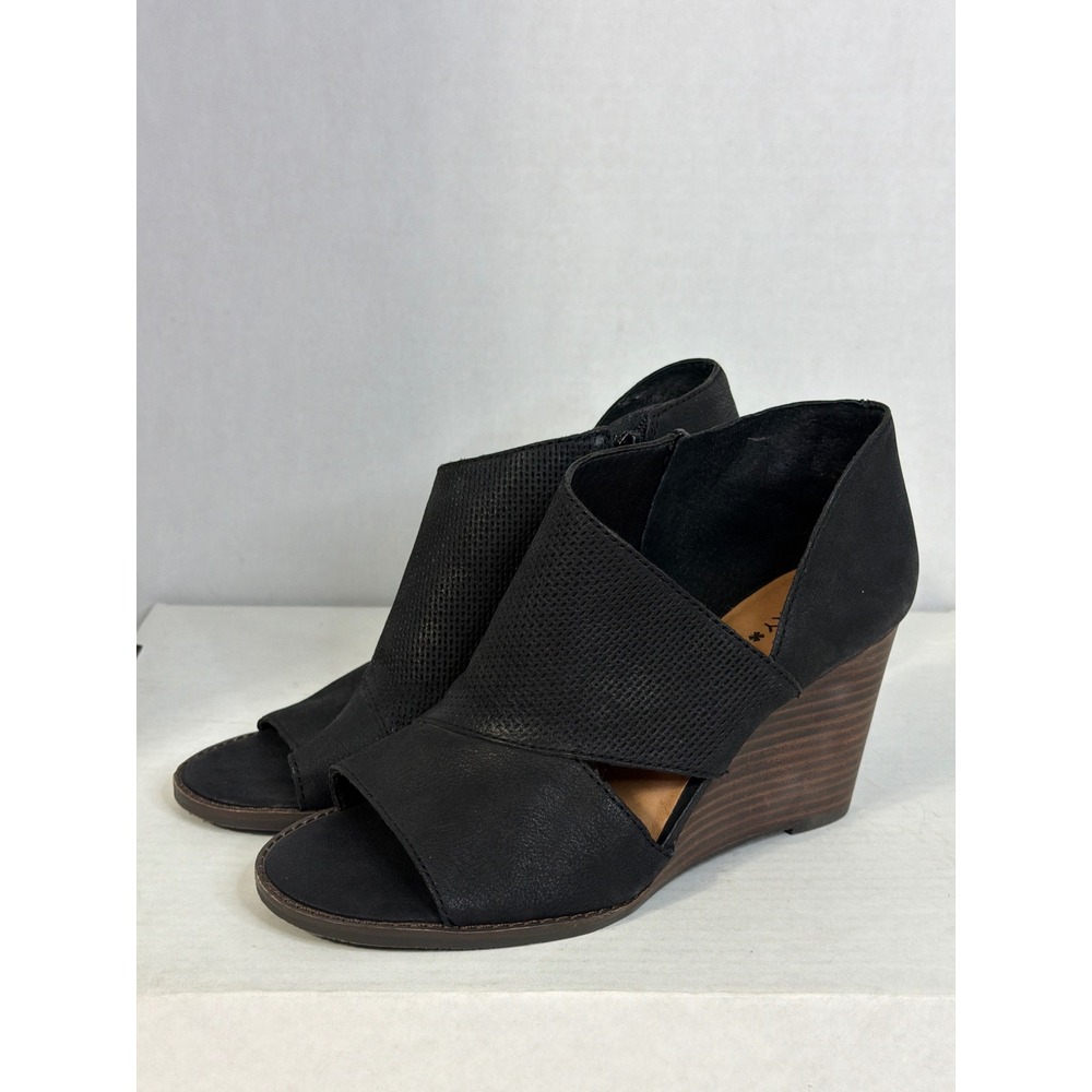 Lucky Brand Black Perforated Leather Peep Toe Wedge Sandals Size 8M 38.5
